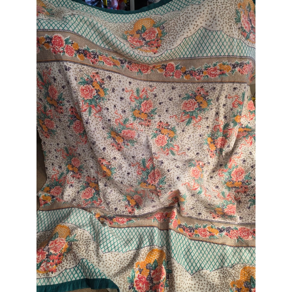 Vintage Floral Rose Lattice Acrylic Blend Blanket Throw Satin‎ Edge USA 71x90